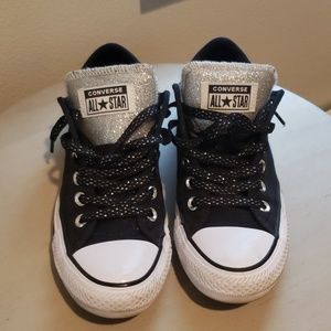 Converse Black, Glittery
